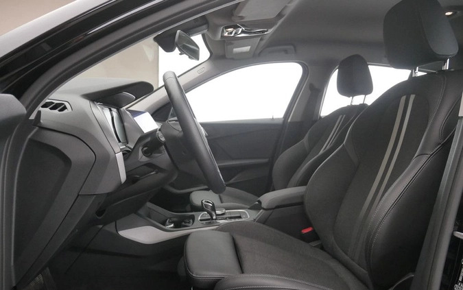 BMW Seria 1 cena 92899 przebieg: 17157, rok produkcji 2020 z Kielce małe 137